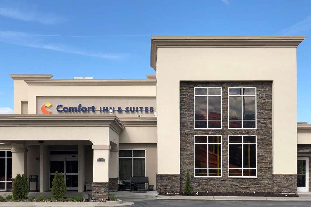 Comfort Inn & Suites Logan Near University Exterior foto